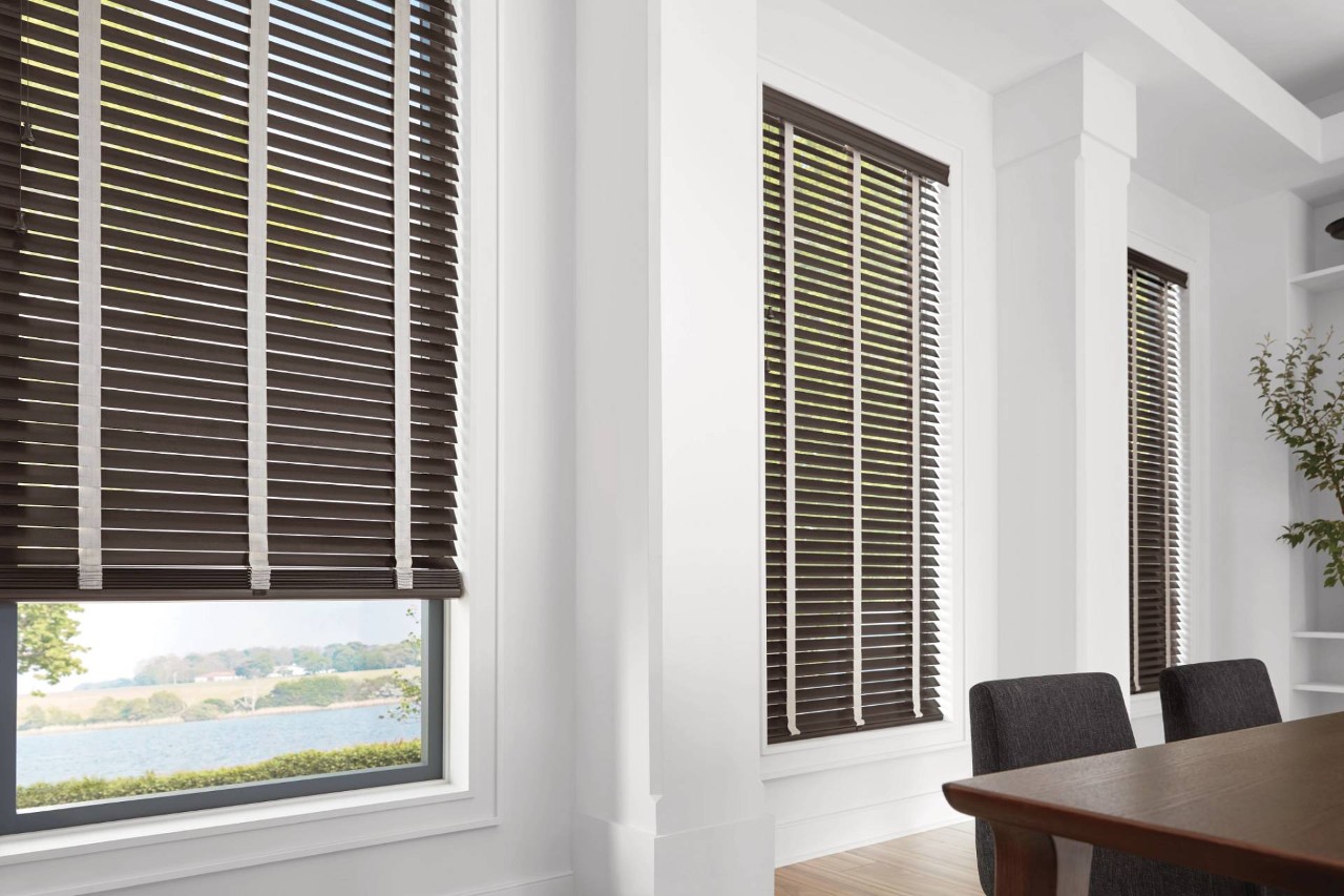 Hunter Douglas Parkland® Wood Blinds near Mount Pleasant, South Carolina (SC)